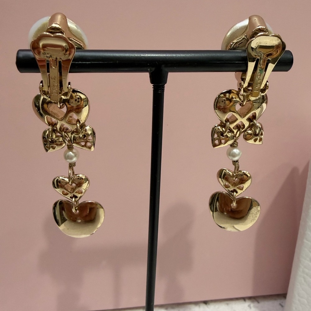 #235 Dior Gold Heart and Pearl Earrings - Picture 7 of 13
